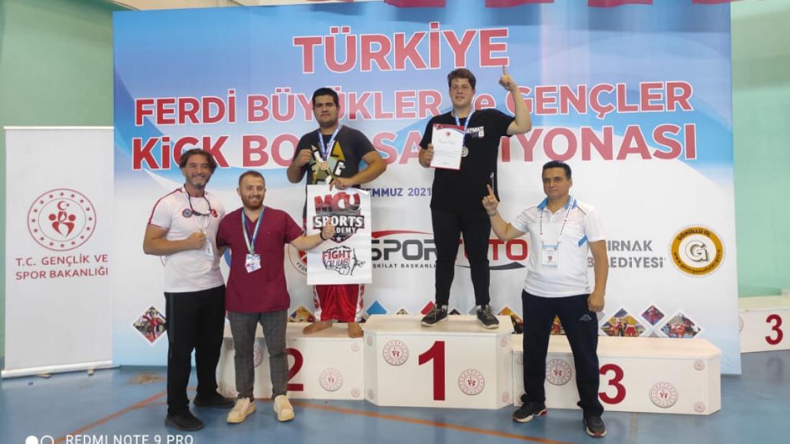 Öğrencimiz Hüseyin KARDAŞ Kick Boks' ta Türkiye 2. Oldu